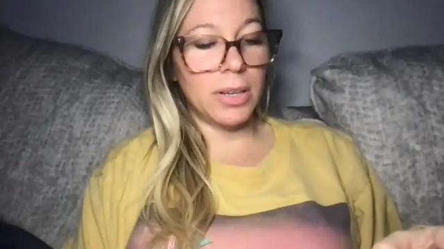 Image 8 of texas_blonde Stream on Chaturbate on 2 months ago