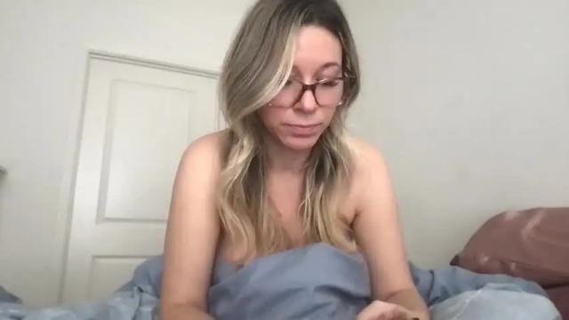 Image 4 of texas_blonde Stream on Chaturbate on 1 month ago