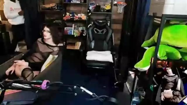 Image 10 of thadmaxxx Stream on Chaturbate on 18 months ago
