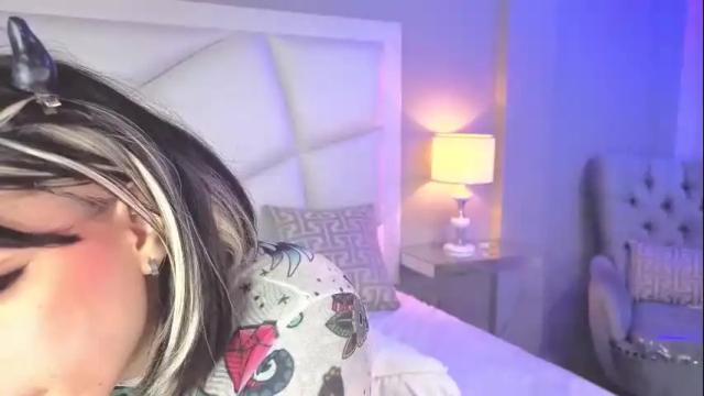 Image 2 of thalia21_ Stream on Chaturbate on 4 months ago