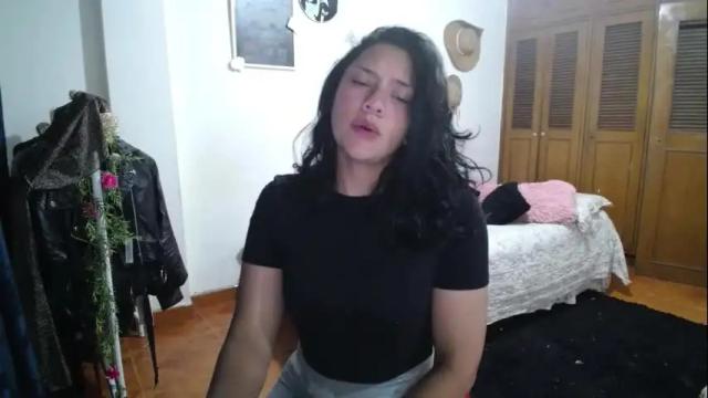 Image 3 of thaliacooper Stream on Chaturbate on 1 month ago
