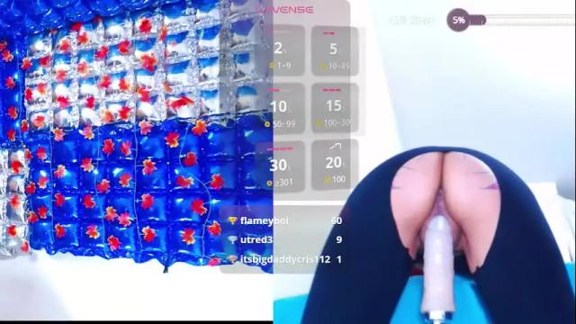 Image 4 of thaly_funn Stream on Chaturbate on 29 days ago