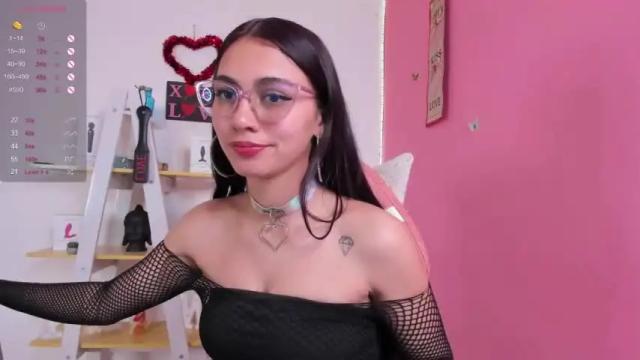 Image 4 of thamara_cooper_ Stream on Chaturbate on 13 months ago
