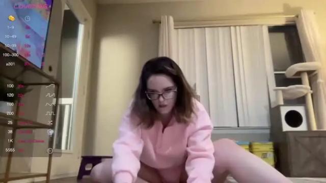 Image 3 of thatonegirlsexylilly Stream on Chaturbate on 17 months ago