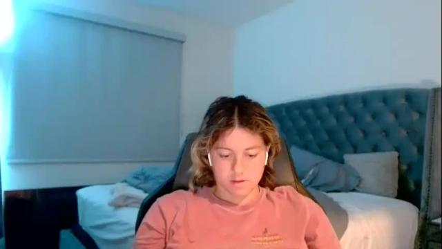 Image 12 of thatprettyblondegirl Stream on Chaturbate on 1 month ago