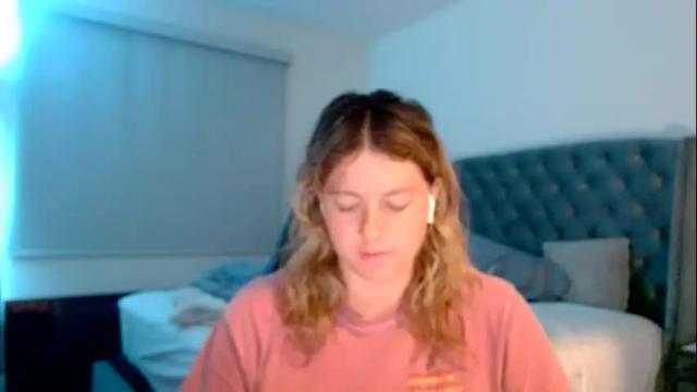 Image 2 of thatprettyblondegirl Stream on Chaturbate on 1 month ago