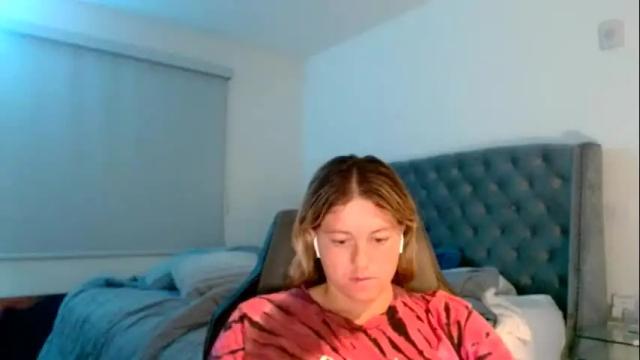 Image 4 of thatprettyblondegirl Stream on Chaturbate on 1 month ago