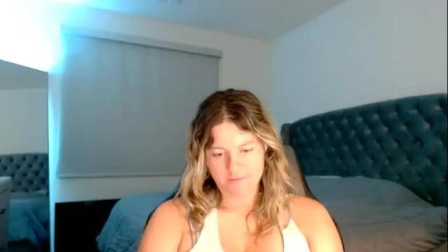 Image 3 of thatprettyblondegirl Stream on Chaturbate on 1 month ago