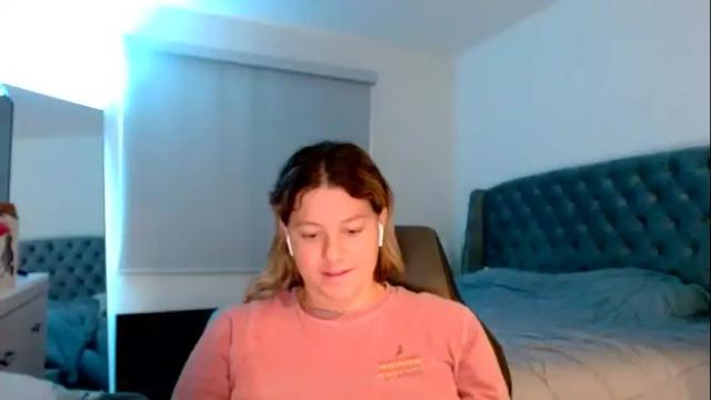 Image 12 of thatprettyblondegirl Stream on Chaturbate on 1 month ago