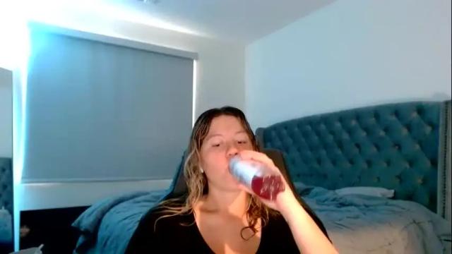 Image 3 of thatprettyblondegirl Stream on Chaturbate on 1 month ago