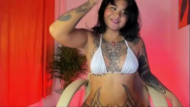 Image 4 of thayla_brincee Stream on Chaturbate on 2 months ago