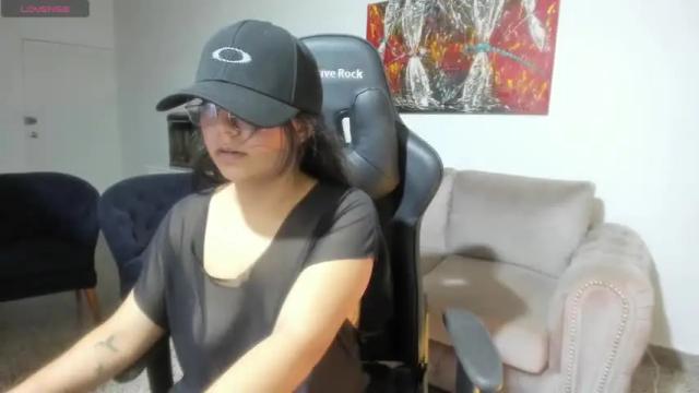 Image 6 of thays_mawakye01 Stream on Chaturbate on 14 months ago