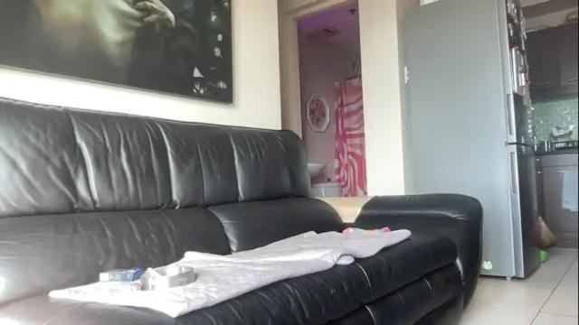 Image 12 of the_emmarouge Stream on Chaturbate on 13 days ago