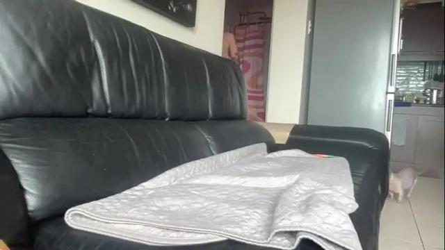 Image 2 of the_emmarouge Stream on Chaturbate on 2 months ago