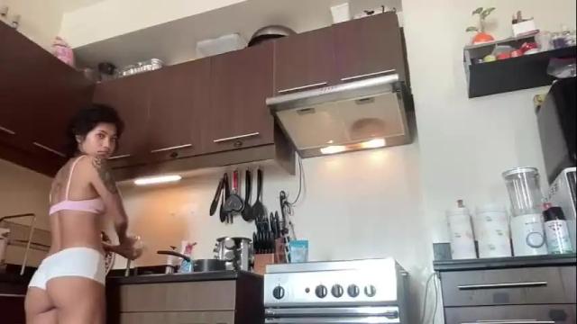 Image 8 of the_emmarouge Stream on Chaturbate on 20 days ago