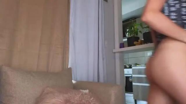 Image 4 of the_hot_ruby Stream on Chaturbate on 15 months ago