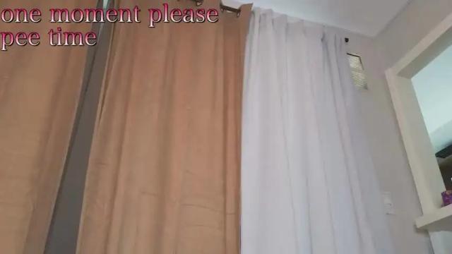 Image 8 of the_hot_ruby Stream on Chaturbate on 15 months ago