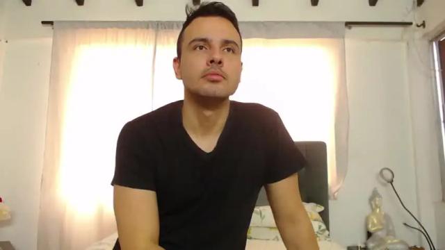 Image 3 of the_king_queen Stream on Chaturbate on 16 months ago