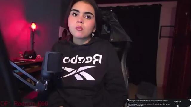 Image 3 of the_kitty_669 Stream on Chaturbate on 26 days ago