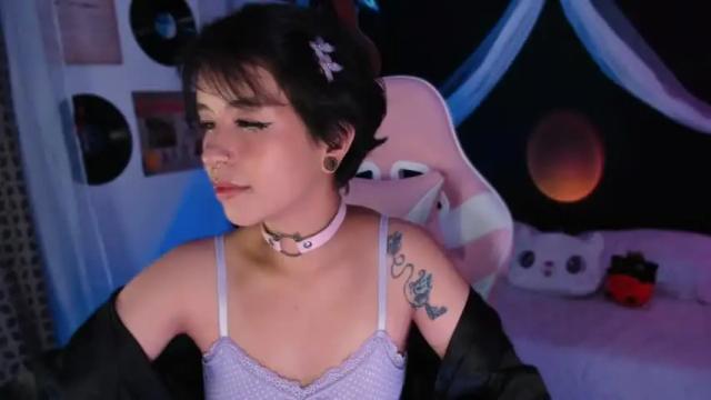 Image 10 of the_kitty_roxy Stream on Chaturbate on 14 months ago