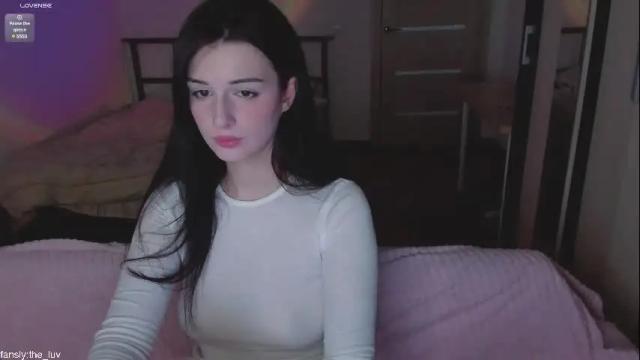 Image 3 of the_luv Stream on Chaturbate on 7 months ago