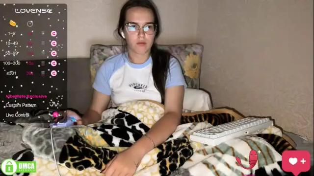 Image 4 of the_princese Stream on Chaturbate on 4 months ago