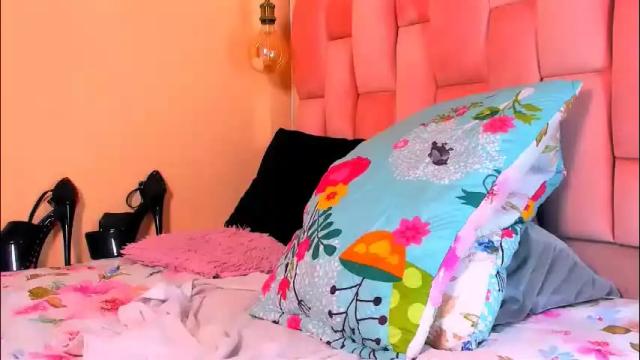 Image 6 of the_queen_aleja Stream on Chaturbate on 2 months ago