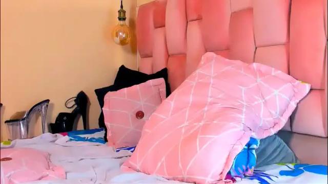 Image 10 of the_queen_aleja Stream on Chaturbate on 1 month ago