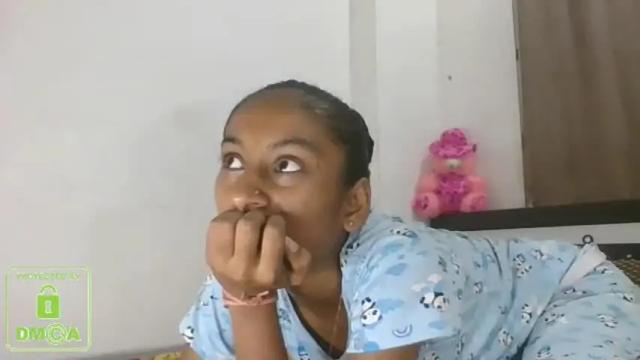 Image 2 of the_right_girl Stream on Chaturbate on 7 days ago