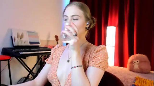 Image 12 of the_steel_magnolia_ Stream on Chaturbate on 3 months ago