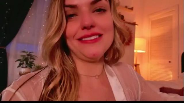 Image 4 of the_sweetest1 Stream on Chaturbate on 14 days ago