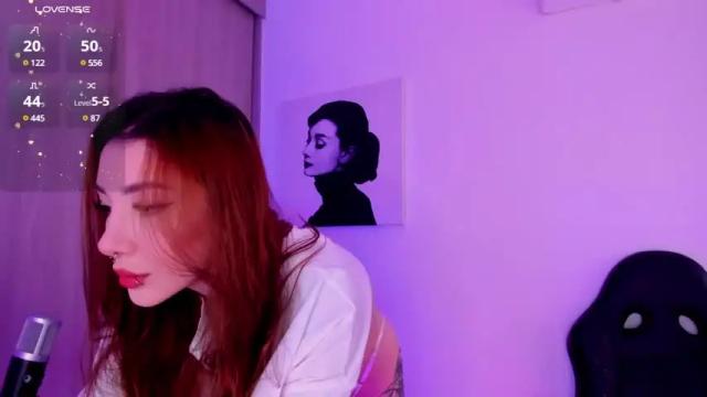 Image 2 of thecosmicgirl Stream on Chaturbate on 2 months ago