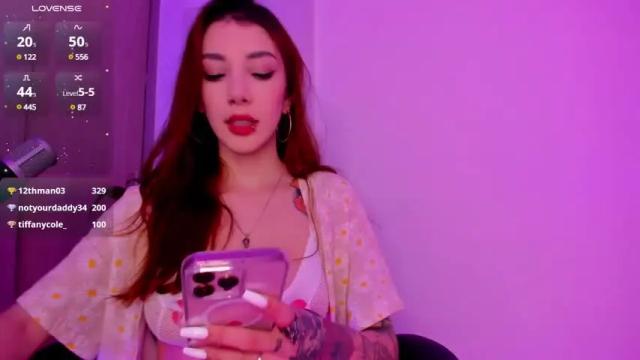 Image 3 of thecosmicgirl Stream on Chaturbate on 2 months ago