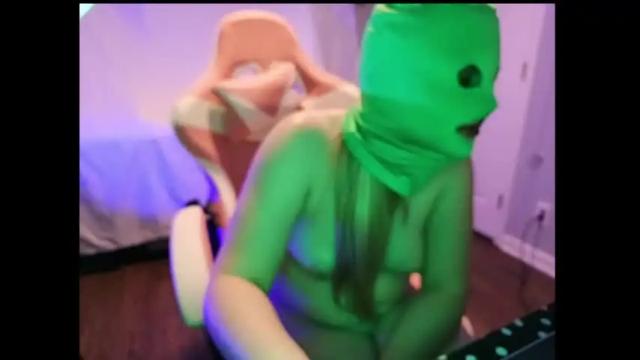 Image 6 of thedancingalien Stream on Chaturbate on 16 months ago