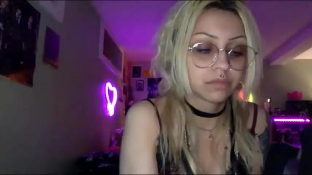 Image 7 of theeking_venus Stream on Chaturbate on 1 month ago