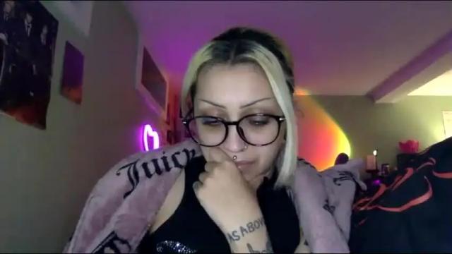 Image 12 of theeking_venus Stream on Chaturbate on 24 days ago