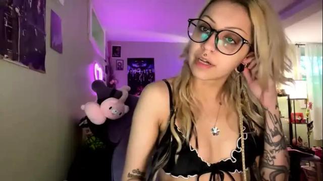 Image 8 of theeking_venus Stream on Chaturbate on 2 days ago