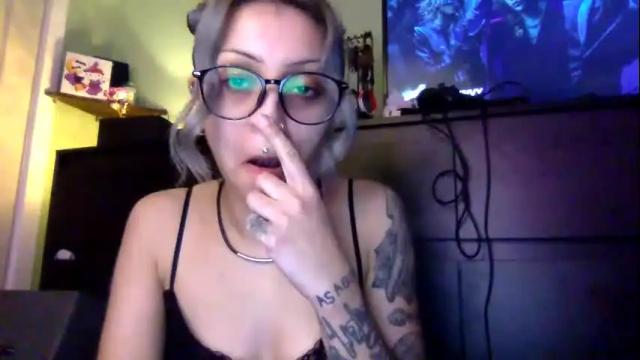 Image 3 of theeking_venus Stream on Chaturbate on 5 months ago