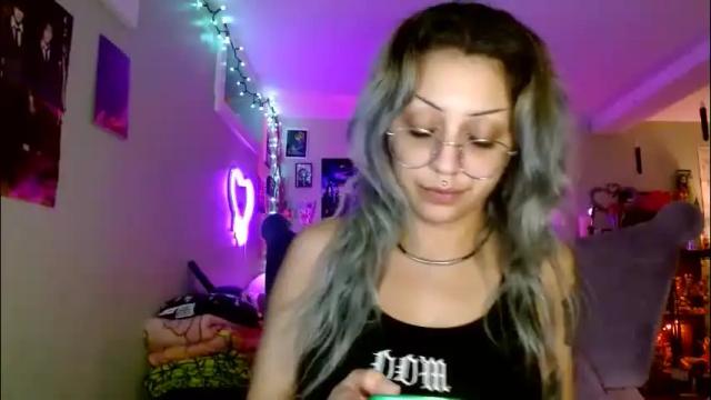 Image 4 of theeking_venus Stream on Chaturbate on 2 months ago