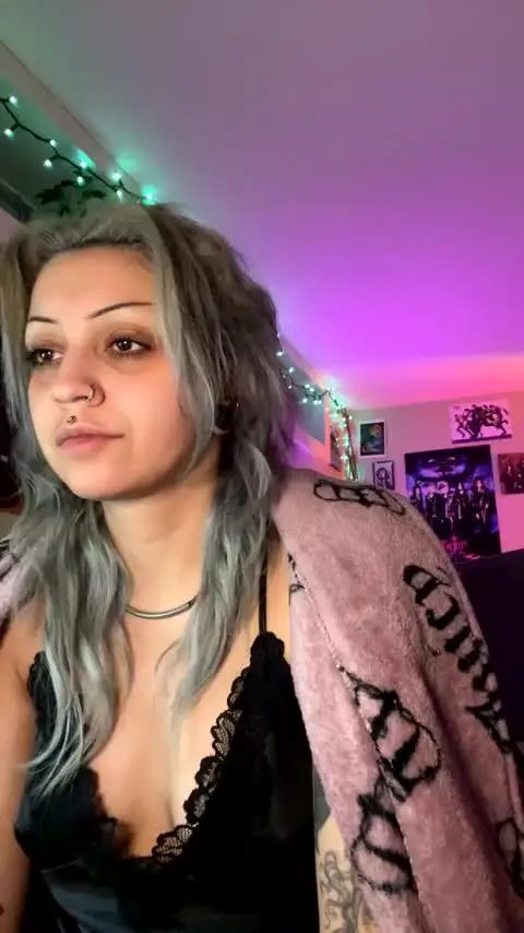 Image 10 of theeking_venus Stream on Chaturbate on 26 days ago
