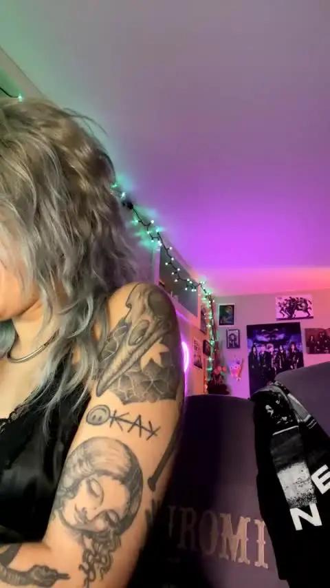 Image 2 of theeking_venus Stream on Chaturbate on 26 days ago