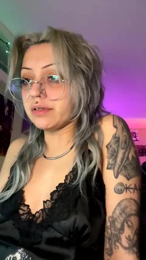 Image 3 of theeking_venus Stream on Chaturbate on 26 days ago