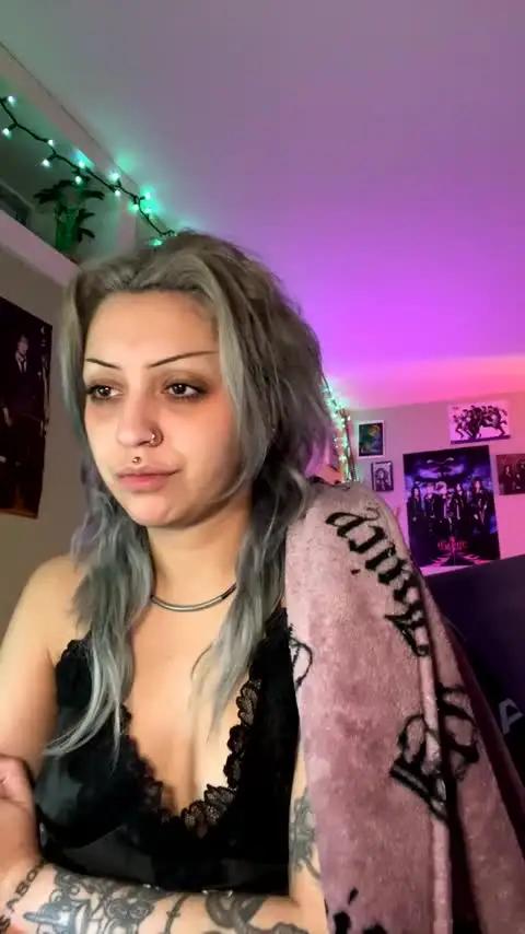 Image 7 of theeking_venus Stream on Chaturbate on 26 days ago