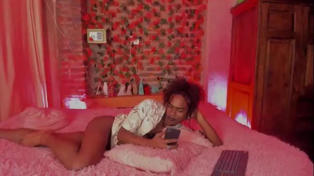 Image 10 of thegoldenbitch Stream on Chaturbate on 1 month ago