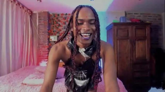 Image 12 of thegoldenbitch Stream on Chaturbate on 23 days ago
