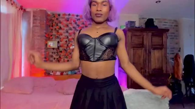 Image 10 of thegoldenbitch Stream on Chaturbate on 2 months ago