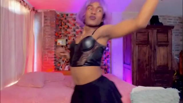 Image 11 of thegoldenbitch Stream on Chaturbate on 2 months ago