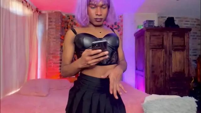 Image 12 of thegoldenbitch Stream on Chaturbate on 2 months ago