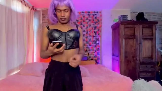 Image 4 of thegoldenbitch Stream on Chaturbate on 2 months ago