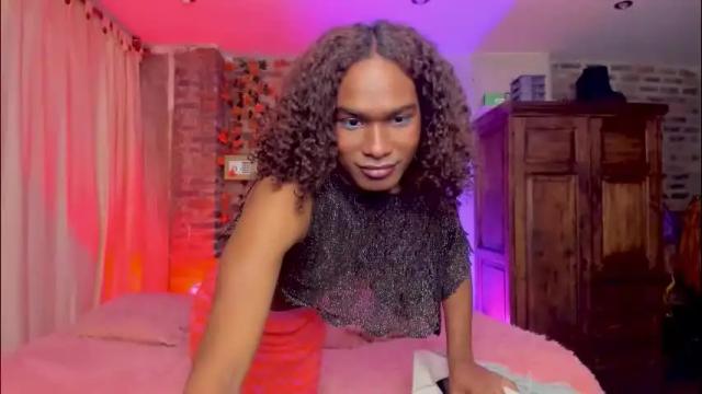 Image 12 of thegoldenbitch Stream on Chaturbate on 2 months ago